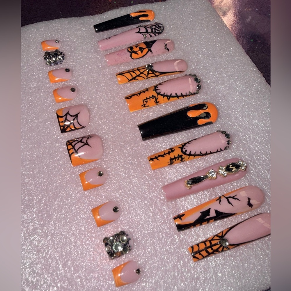 The Ultimate Halloween Baddie Set🎃💅🏻🤑💋💕
